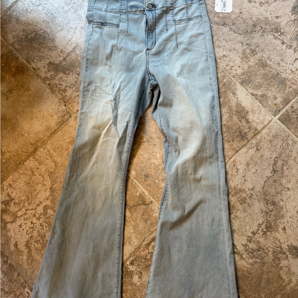 Altar'd State Women's Light Wash Flare Jeans, Size 31.  NWT